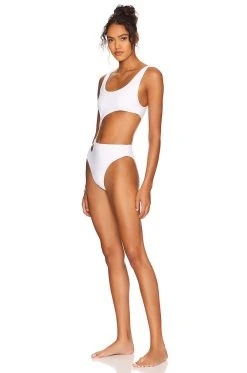 Fall 2022 Anja One Piece