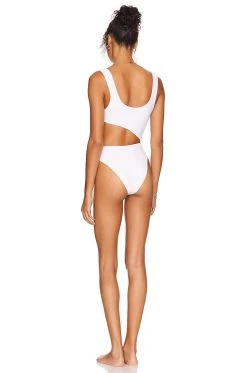 Fall 2022 Anja One Piece