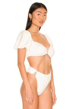 Spring 2022 Seashell Puff Sleeve Top