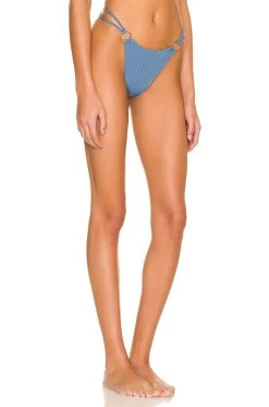 Spring 2022 Aminah Bottom